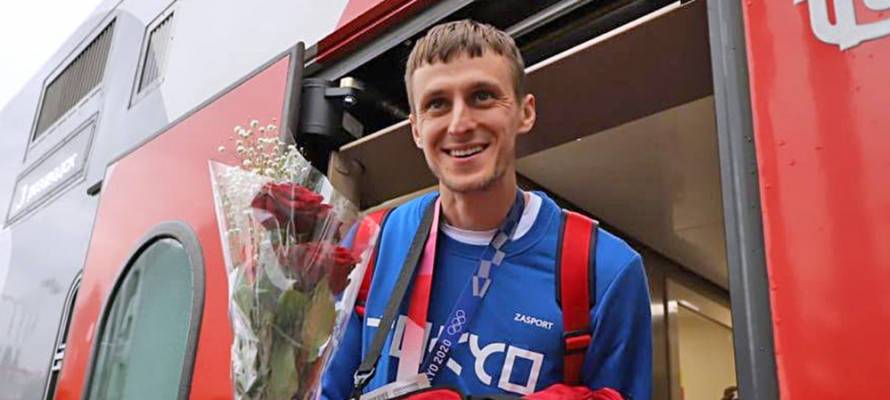 Чемпион Олимпиады в Японии Владислав Ларин вернулся в Петрозаводск (ФОТО)