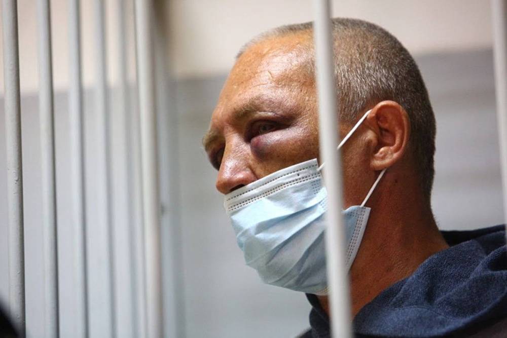 Экс-силовику, устроившему стрельбу с балкона своего дома в Екатеринбурге, продлили арест