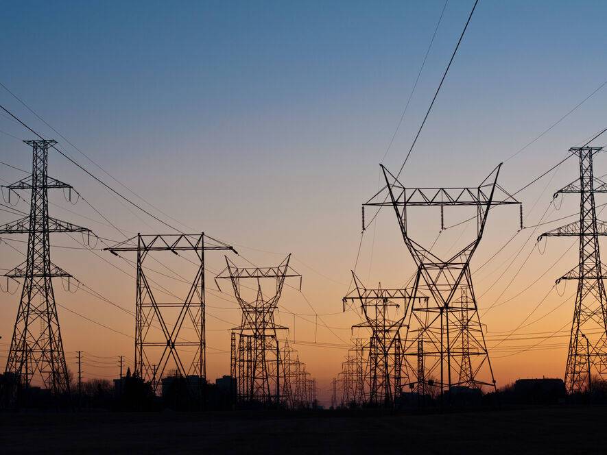 В Украине из-за непогоды без электричества остались 120 населенных пунктов