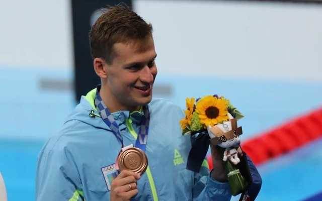 Зеленский поздравил Романчука с бронзовой медалью на Олимпийских играх: Последний раз пловцы завоевывали награды на Играх в 2004 году