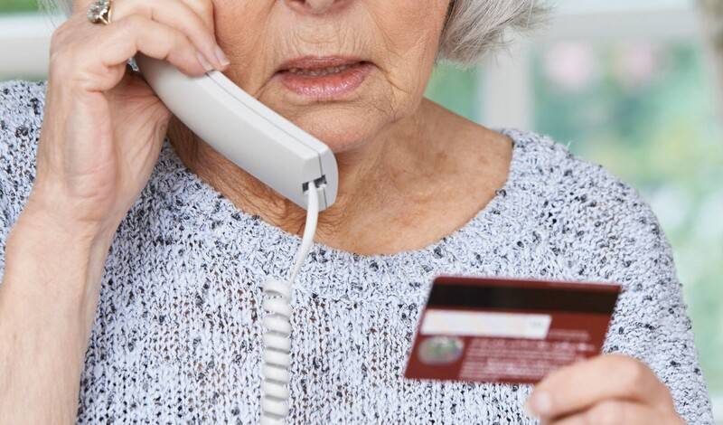 Доверие бесконечно: почему люди до сих пор платят телефонным мошенникам