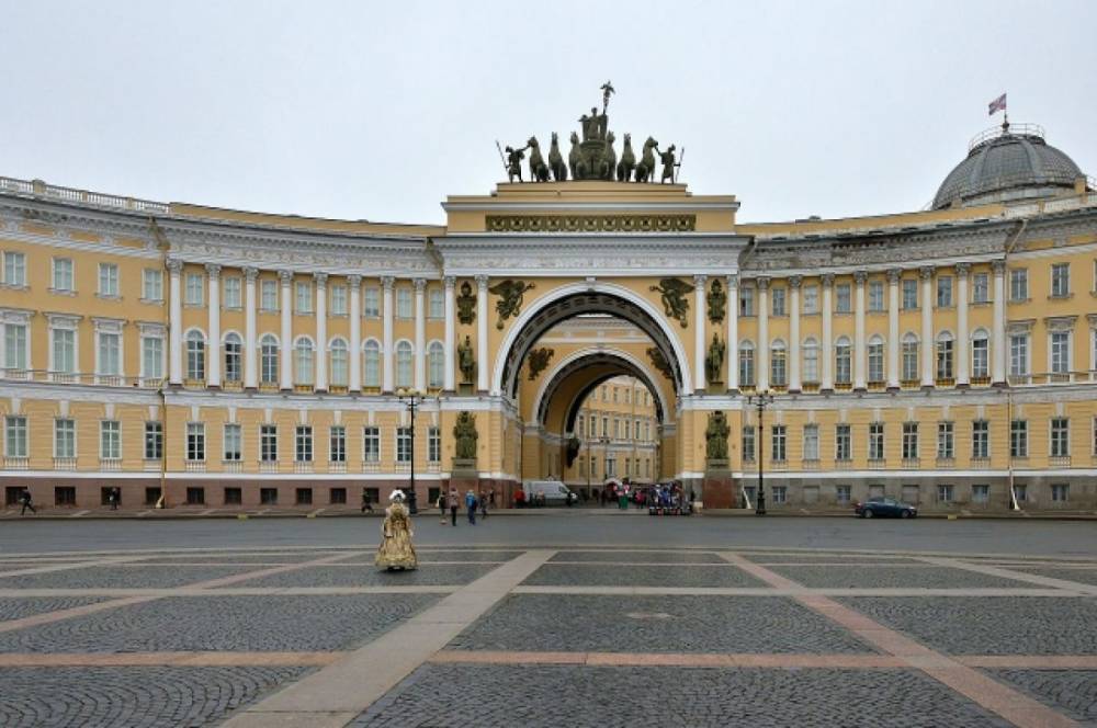Власти Санкт-Петербурга пока не планируют ужесточать ограничительные меры