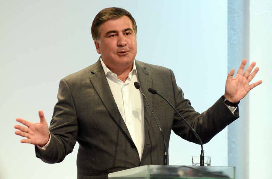 Саакашвили опять собрался спасать Грузию