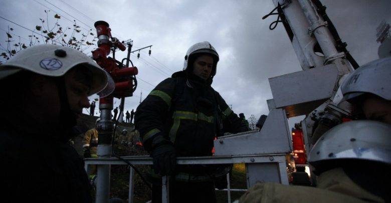 Масштабный пожар охватил крышу многоэтажки под Краснодаром