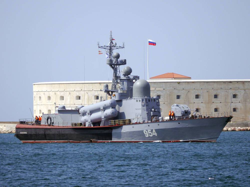 Ракетный катер «Ивановец» направлен на помощь украинскому рыболовному судну в Черном море