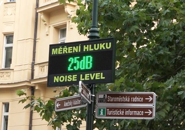 Прага недооценила пьяных туристов: проект с измерителем шума провалился