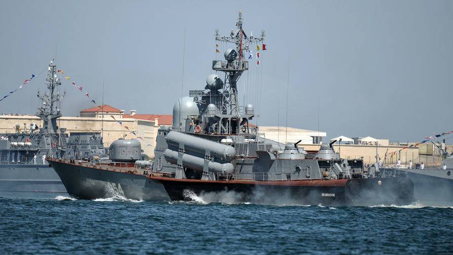Украина направила буксир к терпящему бедствие украинскому судну в Черном море