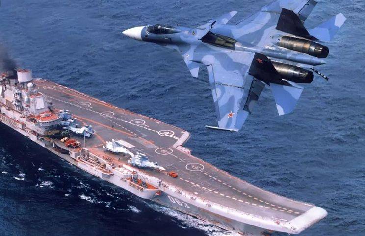 Самолеты ВМФ РФ пролетели рядом с эсминцем США в Черном море
