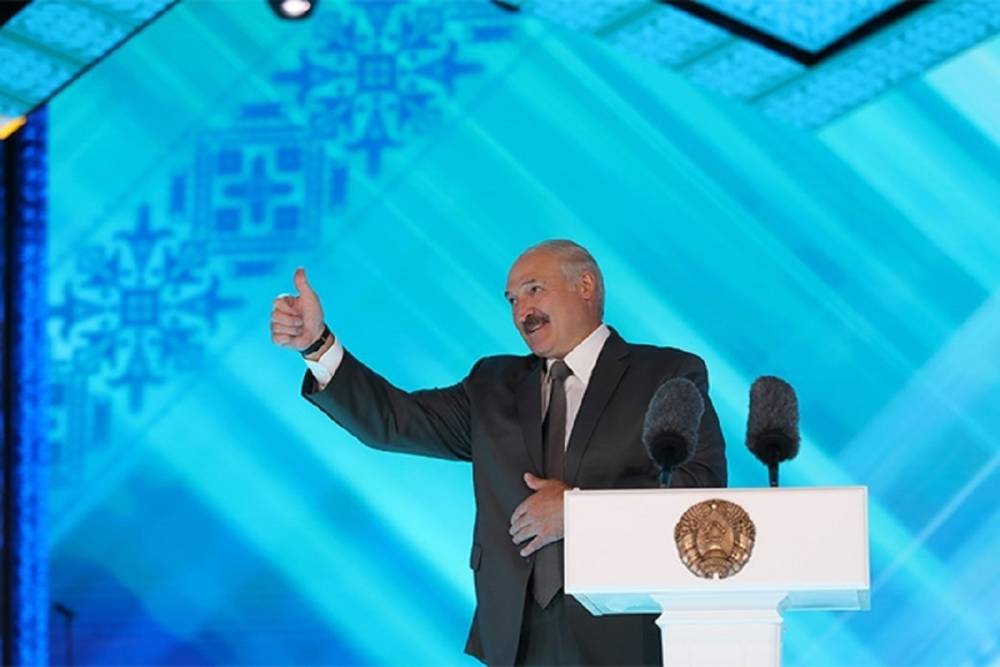 Песков заявил о желании Кремля принять Лукашенко в Крыму