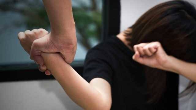 Зеленский подписал закон об ужесточении наказания за домашнее насилие: что изменится
