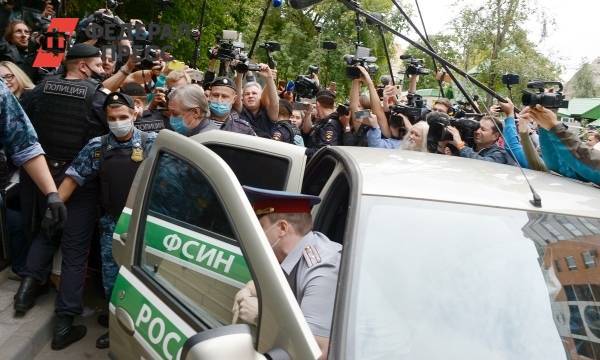 «Он был порядочным»: скоропостижно скончался адвокат по делу Ефремова о громком ДТП
