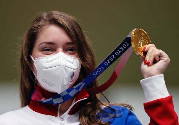 Бацарашкина выиграла второе "золото" и третью медаль в Токио