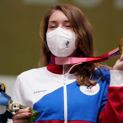 Бацарашкина завоевала золото Олимпиады в стрельбе из пистолета с 25 м
