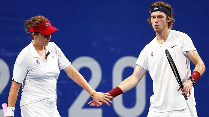 Теннисисты Анастасия Павлюченкова и Андрей Рублев поборются за золото в миксте