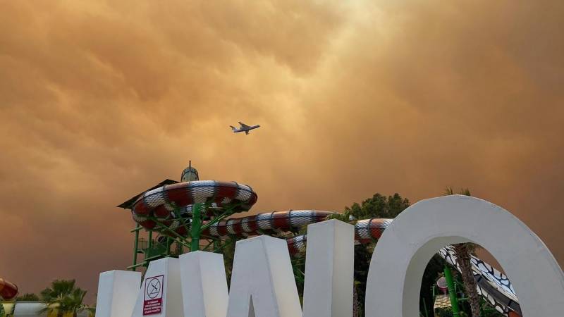 Национальная катастрофа: шокирующие кадры пожара на турецких курортах