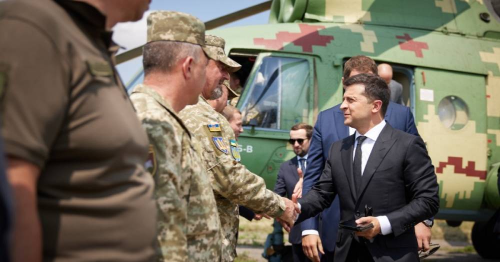 Зеленский приехал в Донецкую область: поговорить с солдатами, позаседать с СНБО