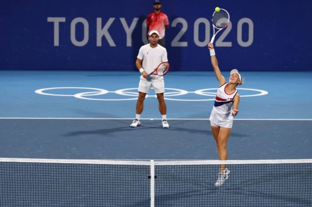 Теннисисты Веснина и Карацев вышли в финал микста на Олимпиаде