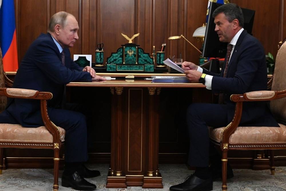 Путин провел встречу с гендиректором АНО Россия – страна возможностей Комиссаровым