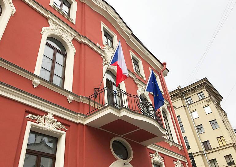 Чехия разрешила въезд россиянам со студенческими визами