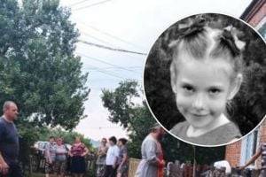 В Харьковской области попрощались с убитой 6-летней девочкой. ФОТО