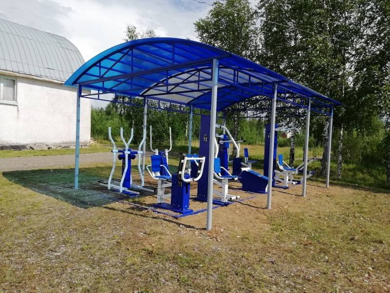 В Войвоже появилась новая спортплощадка с современными тренажерами