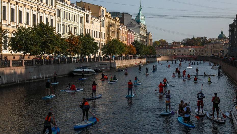 В центре Петербурга начался фестиваль сап-серфинга