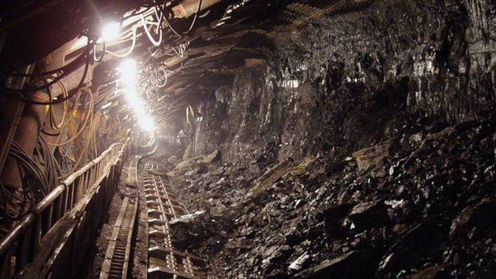 Горняки пострадали при взрыве в шахте на юго-востоке Украины