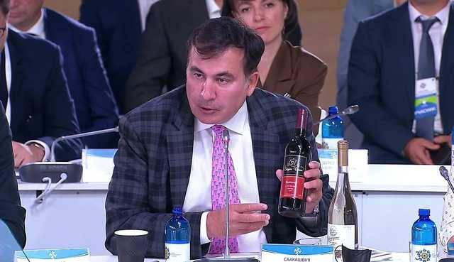 «Дебильное законодательство 90-х годов»: Саакашвили заявил, что в Украине запрещают частное виноделие из-за лобби больших производителей
