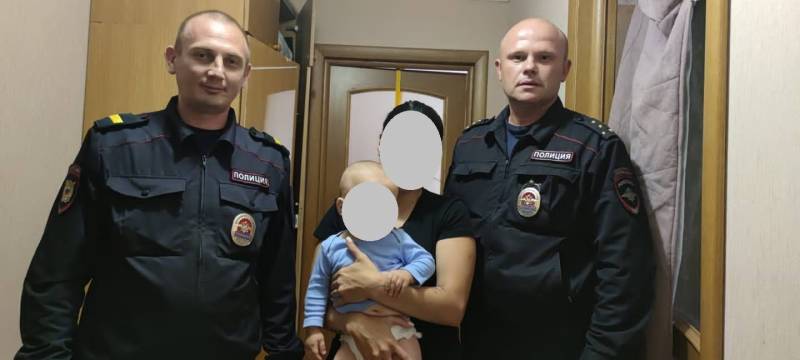 Рязанский полицейский спас задыхающегося 9-месячного малыша