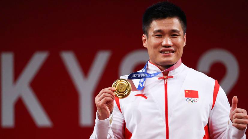 Китаец Сяоцзюнь стал двукратным олимпийским чемпионом по тяжёлой атлетике