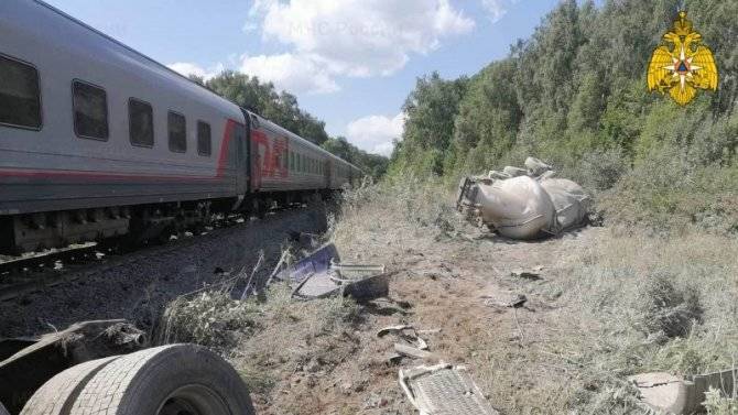 В ДТП с поездом в Калужской области погиб водитель грузовика