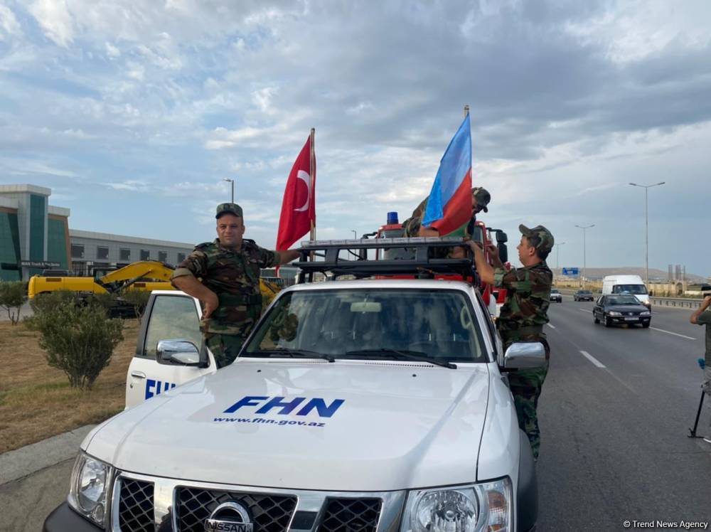 Очередная группа азербайджанских пожарных отправляется в Турцию для тушения лесных пожаров (ФОТО)