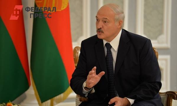 «Вы пишете историю»: Лукашенко поздравил внучку со свадьбой
