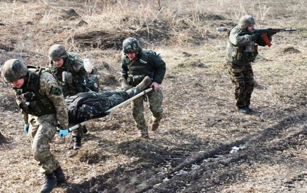 На Донбассе получил осколочное ранение украинский военный