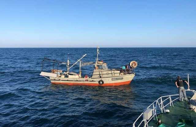 Появились фото спасенных украинских рыбаков в Черном море и правда о "помощи" Москвы