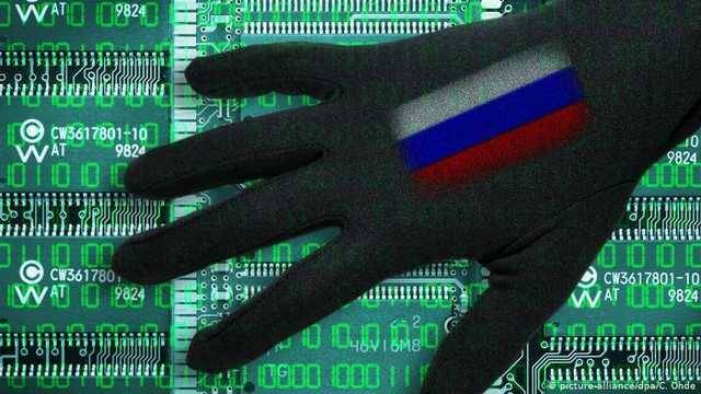 Масштабная кибератака связанных с РФ хакеров затронула уже более тысячи компаний в 17 странах, - Bloomberg