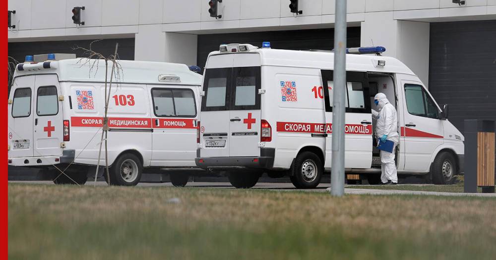 В Петербурге для борьбы с очередями у больниц изменили логистику работы скорой помощи