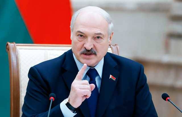 Лукашенко - интеллигенции: "Прежде чем что-то сделать, думайте, следите за каждым своим шагом"