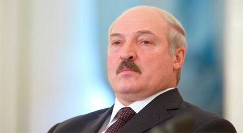 Лукашенко приказал полностью перекрыть границу с Украиной