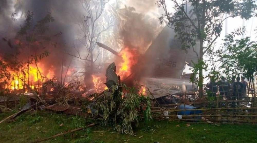Катастрофа военного самолета на Филиппинах: названо число жертв