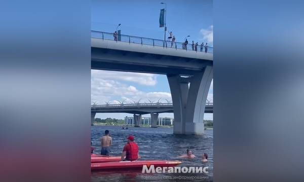 Мужчина прыгнул в воду с Яхтенного моста и попал в реанимацию