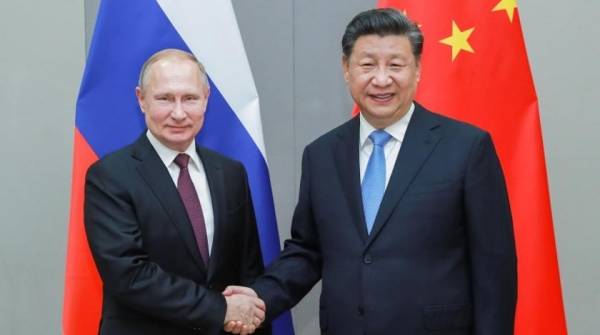 Си Цзиньпинь ждет решения Путина по саммиту в Великобритании