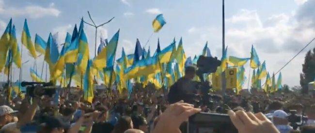 Сборную Украины торжественно встретили в Борисполе: видео