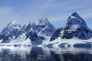 Подо льдами Антарктики обнаружили формы жизни, поедающие камни
