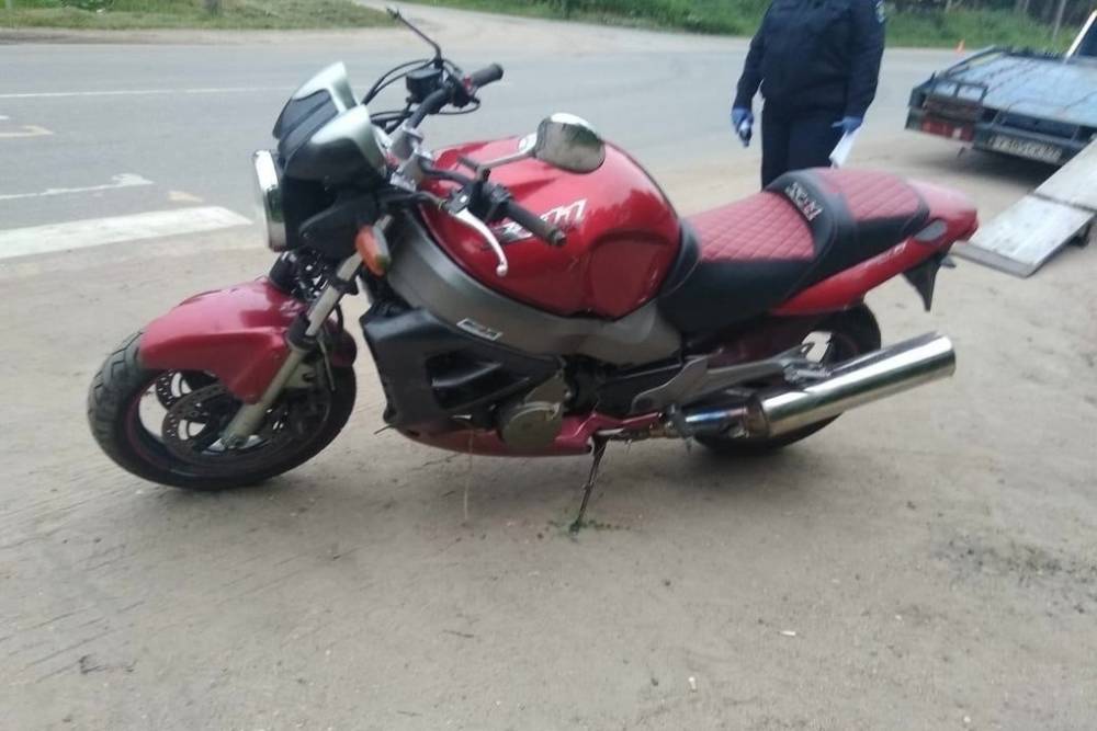 В Тверской области 16-летний мотоциклист попал под автомобиль