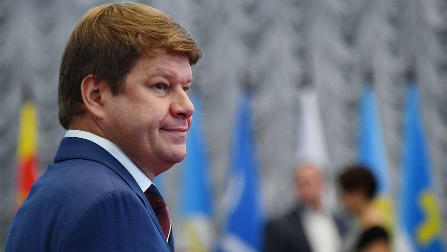 Губерниев назвал «тупорылым» решение внести его в «черный список» на Украине