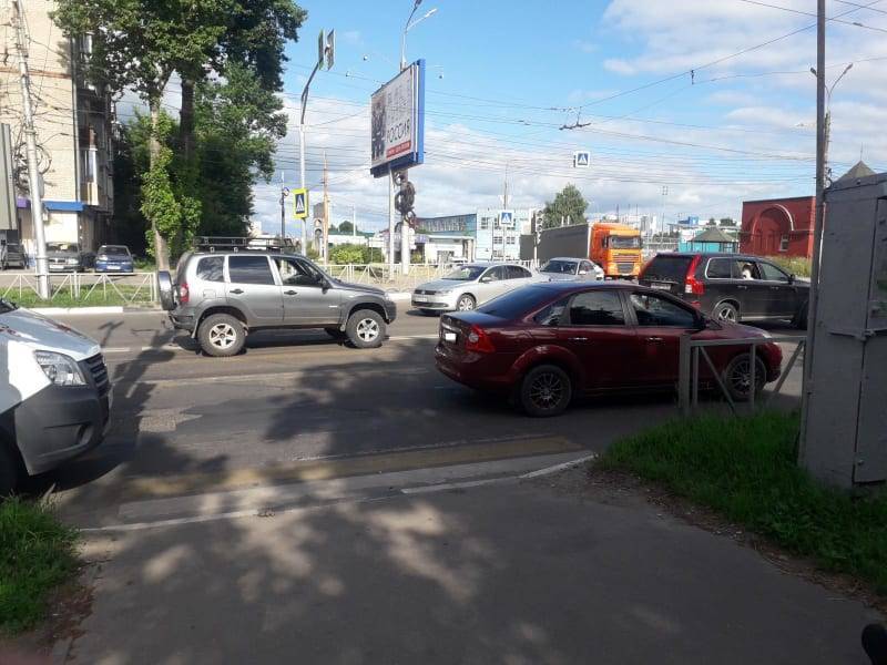 На улице Циолковского в Рязани Ford Focus сбил 43-летнего пешехода