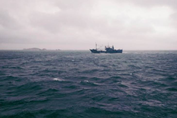 Крейсер РФ появился после начала буксировки украинского судна, терпящего бедствие