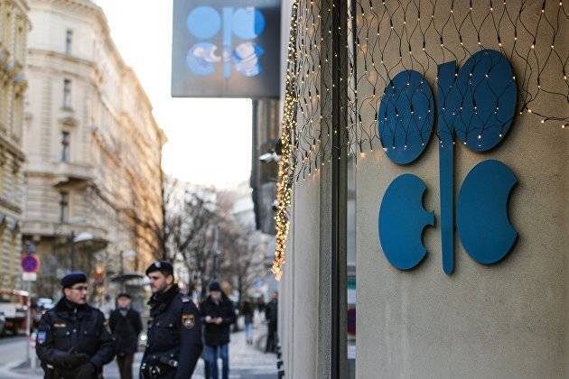 Цены на нефть перешли к росту в ожидании решений ОПЕК+