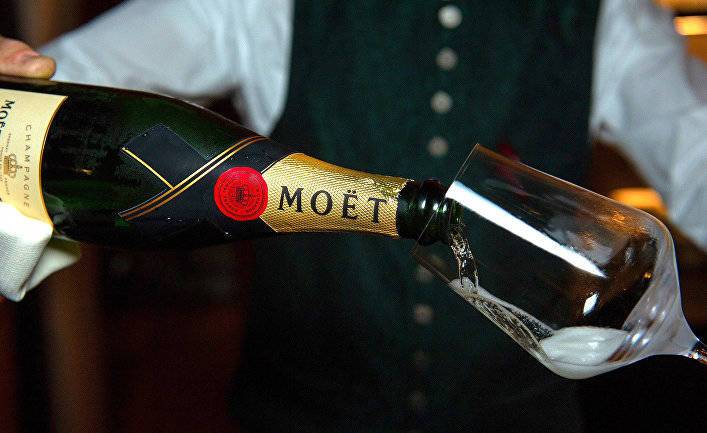 Le Figaro (Франция): в России шампанское понижено в статусе до «игристого вина»